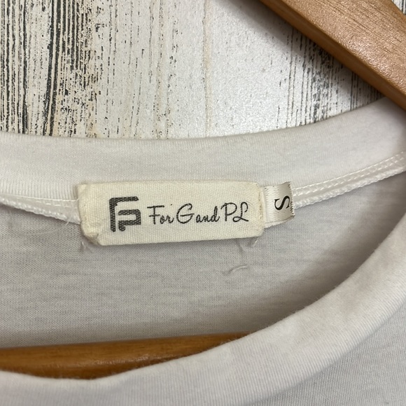 - #O24 petite large white short sleeve ruffle top size S FOR G AND PL - Picture 3 of 5